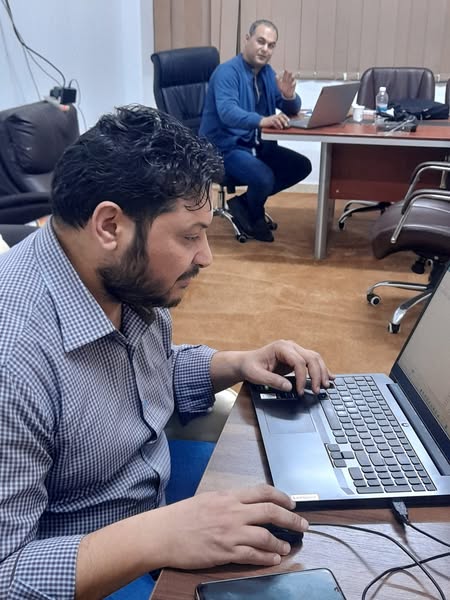 فريق العمل يتواصل حتى ساعات متأخرة لدعم منظومة المنحة الطلابية
